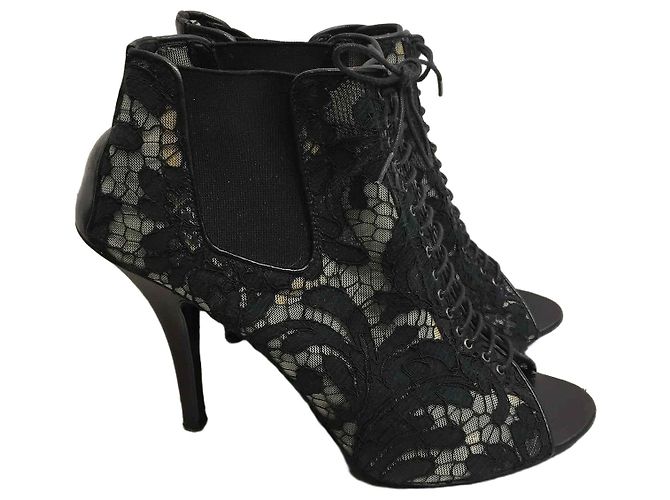 Stivali Givenchy in pizzo nero con lacci Taglia 38