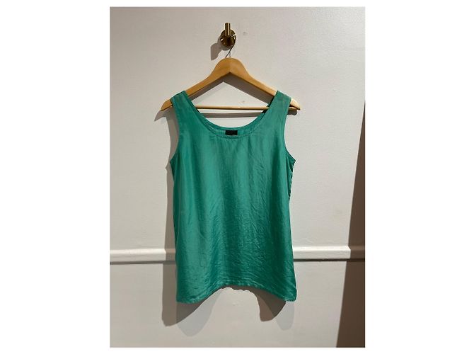 Top sin mangas de seda Fendi verde