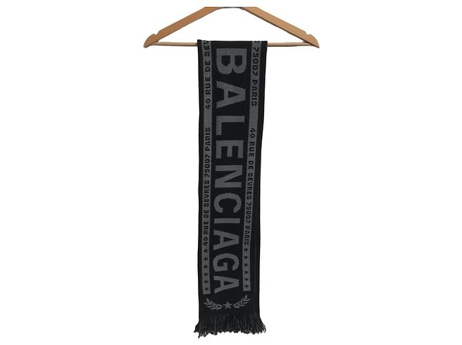 Cachecol Balenciaga Preto