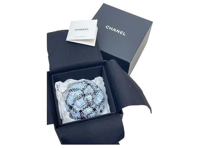 Pins et broches Chanel Multicolore