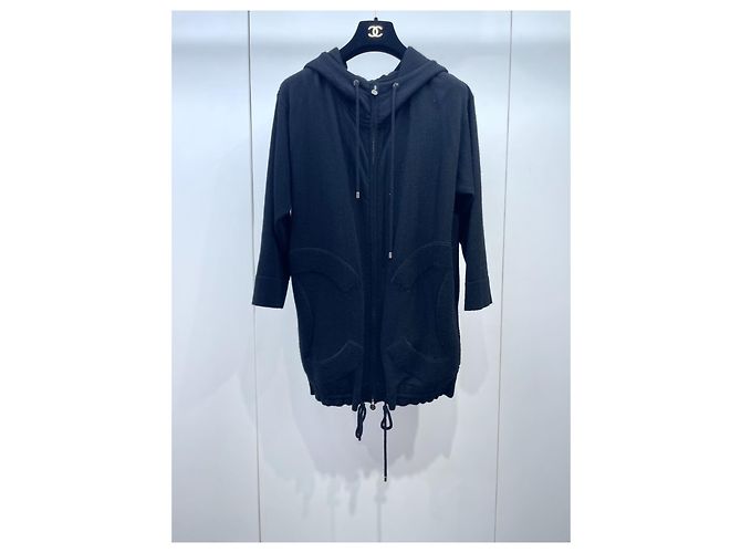 Chanel Kapuzenpullover aus Baumwolle Schwarz Großes Logo Mehrfarben