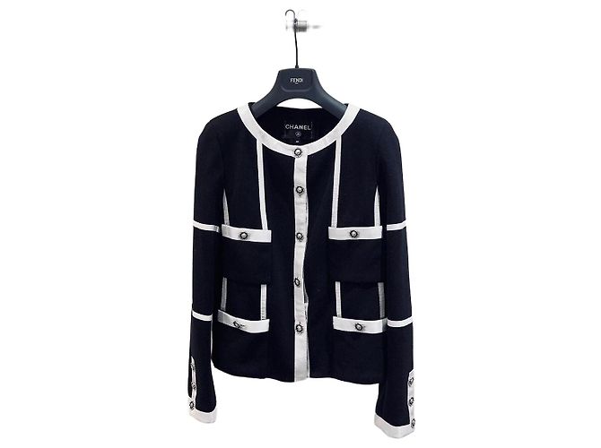 Casaco Chanel Metiers d'Art em Tweed Preto Multicor