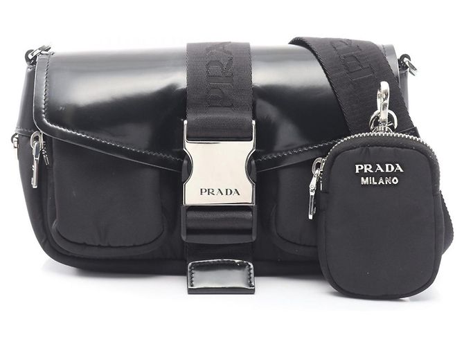 Borsa a tracolla Prada in nylon e pelle nera Nero
