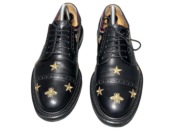 Gucci Scarpe Derby in pelle nera con api e stelle Nero