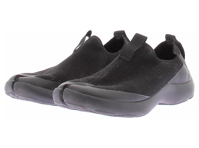 Autre Marque Tabi Sneaker aus schwarzem Stoff