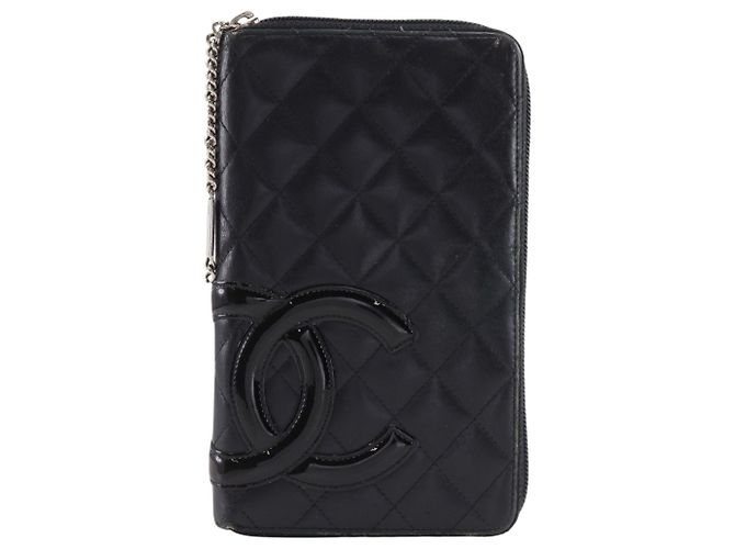 Cartera larga Chanel Cambon Line de piel charol negra Negro