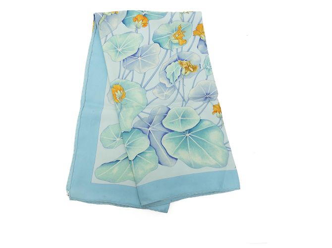 Hermès Blue Les Capucines Seidentuch 90 Blau Hellblau