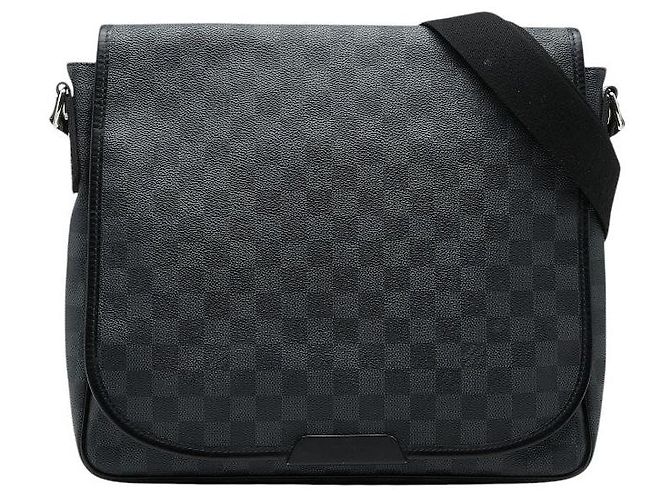 Bolsa Louis Vuitton Damier Graphite Daniel MM Preto