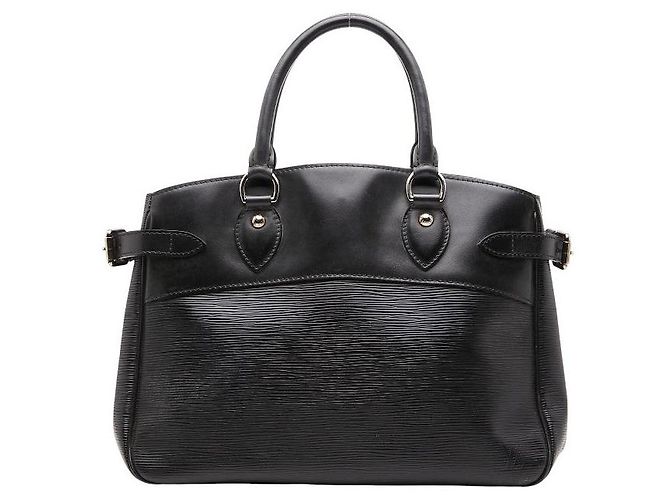 Louis Vuitton Epi Passy PM Noir