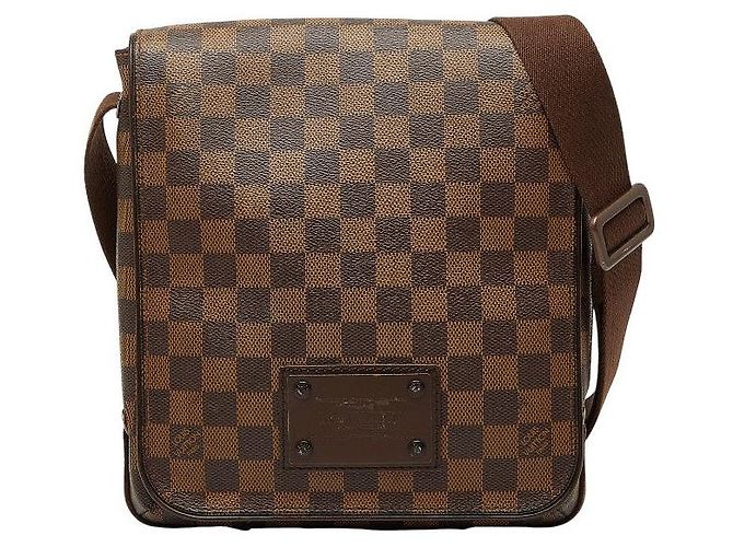 Bolsa de Ombro Louis Vuitton Brooklyn PM Marrom