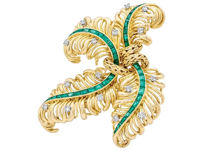 Spilla Chaumet "Panache", oro giallo, diamanti, smeraldi.