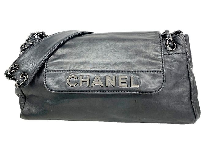 Borsa a tracolla Chanel in pelle d'agnello Nero