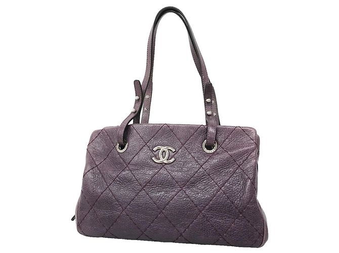 Bolsa de ombro Chanel em couro de bezerro roxo