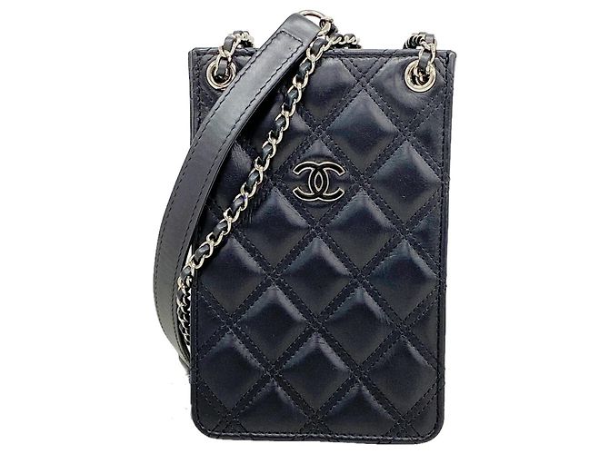 Borsa a tracolla con catena Chanel Matelassé Nero