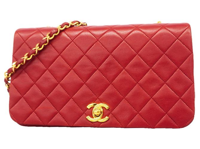 Bolsa de Ombro com Corrente Chanel Matelassé Vermelho