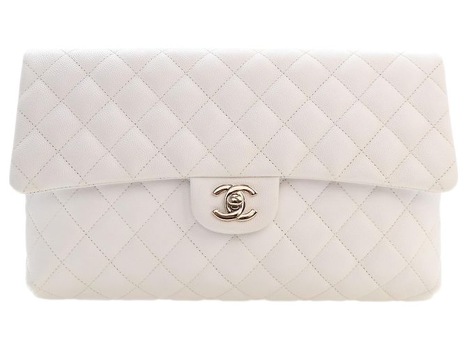 Chanel White CC Quilted Caviar Flap Clutch Weiß