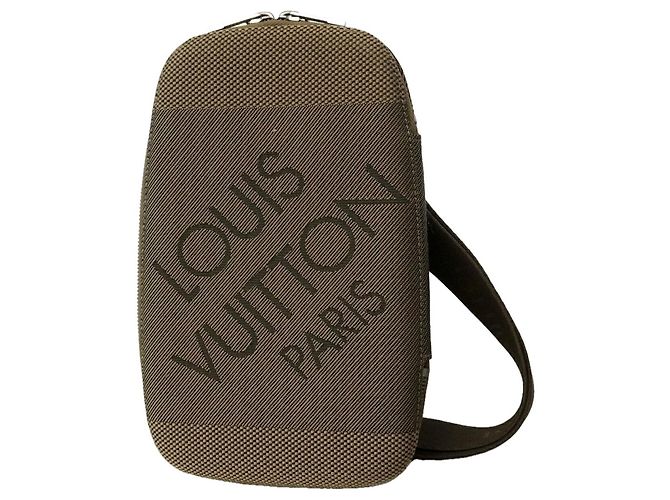 Sac bandoulière Louis Vuitton Damier Géant Maje