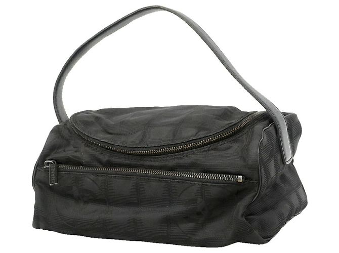 Sac vanity Chanel en nylon noir