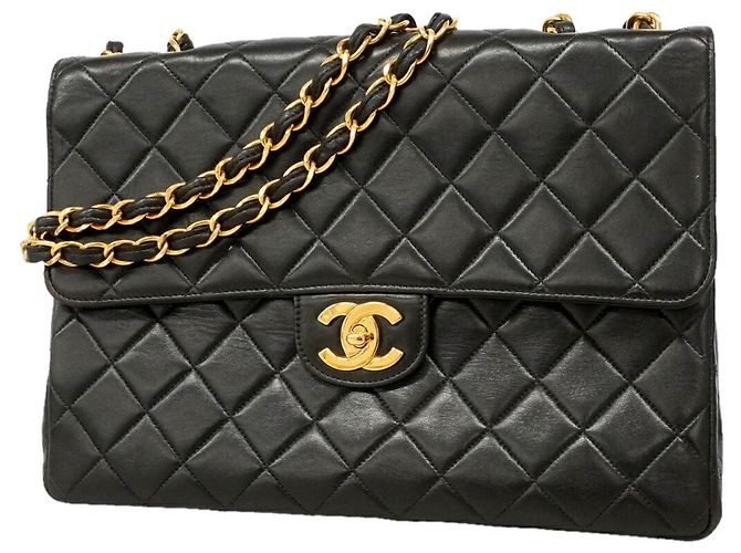 Borsa a tracolla Chanel in pelle d'agnello nera Nero