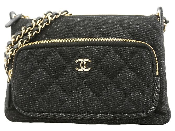 Borsa a tracolla con catena Chanel Matelassé Nero