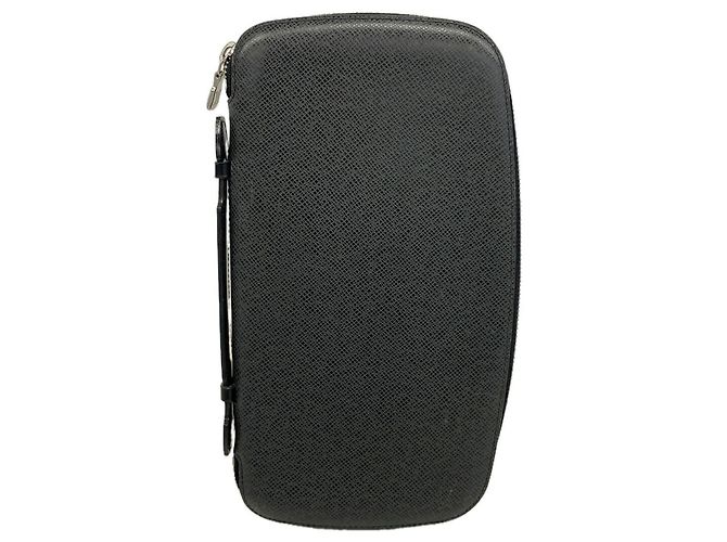 Cartera larga Louis Vuitton Taiga Organizer Atoll Gris