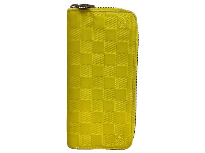 Portafoglio lungo bi-fold Louis Vuitton giallo