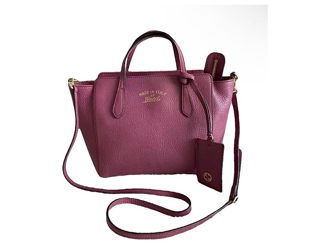 Bolsa Gucci Swing em couro rosa