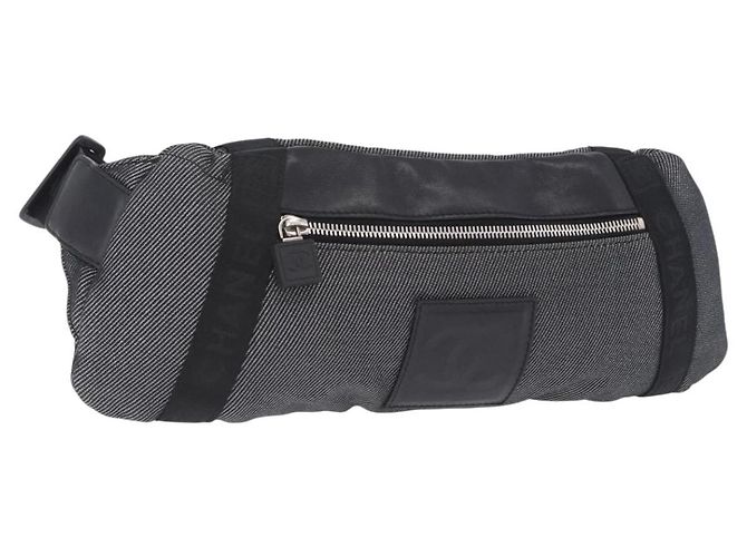 CHANEL Sports Line Gürteltasche Canvas Schwarz Silber CC Auth 204767V