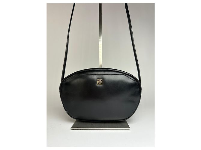Vintage Givenchy 4G Logo Schultertasche mit Klappe c. 1980s Black Gold Schwarz