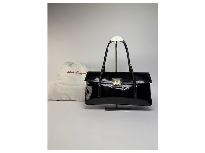 Gancini Salvatore Ferragamo Vintage Ferragamo Patent Structured Top-Handle Bag Late 1990s Black