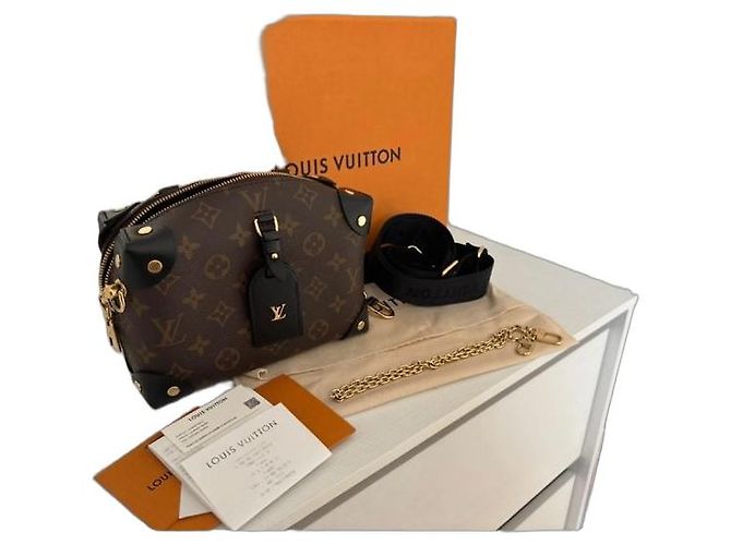 Petite Malle Bolsa de ombro pequena Soft Trunk Louis Vuitton Monogram Marrom Preto Gold hardware