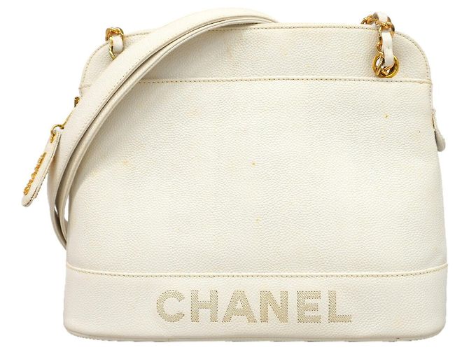 Bolsa de ombro Chanel em couro de bezerro granulado branco