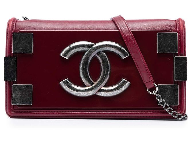 Le Boy Chanel Boy Brick Horizontal Flap em pele de cordeiro vermelha e acrílico Vermelho Bordeaux