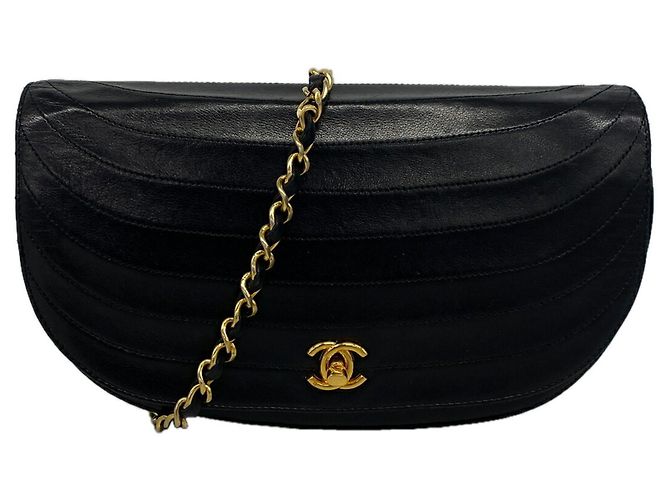 Borsa a tracolla Chanel in pelle d'agnello nera Nero