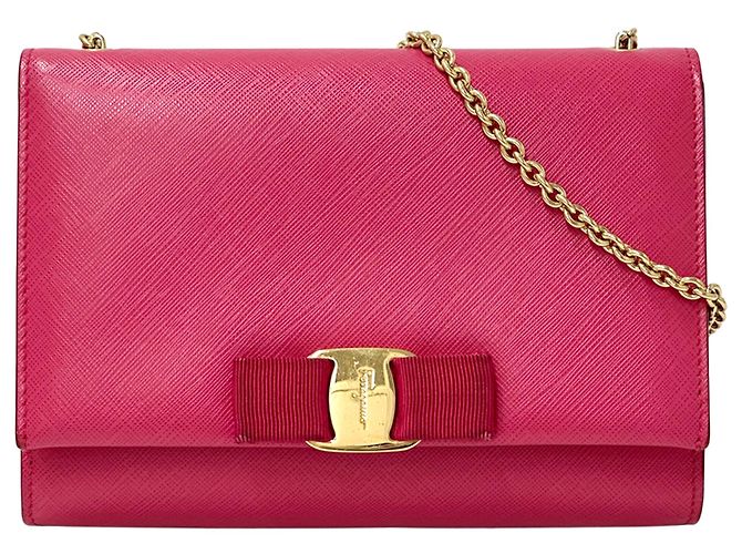 Pochette e borsa a tracolla in pelle rosa Salvatore Ferragamo