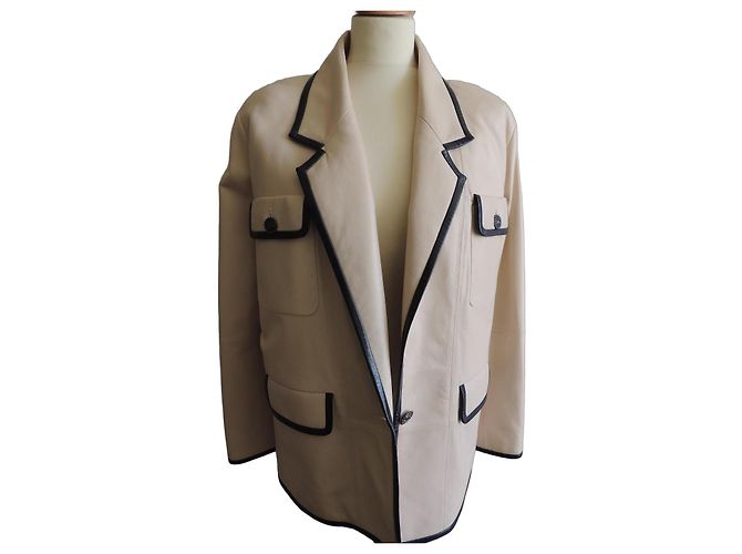 Chanel Oversize Lammlederjacke Beige mit schwarzer Paspelierung