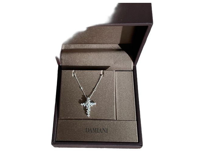Colar Damiani Mimosa em Ouro Branco e Diamantes Prata