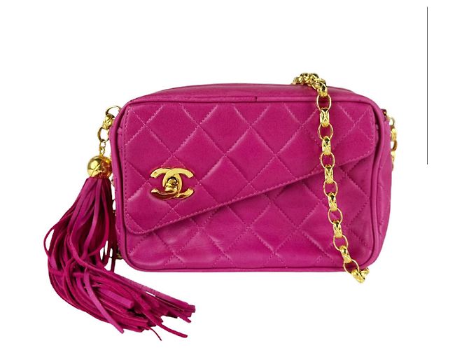 Borsa a tracolla Chanel in pelle d'agnello Magenta
