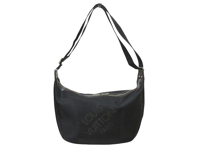 Bolsa Messenger Louis Vuitton Damier Geant Explore Preto