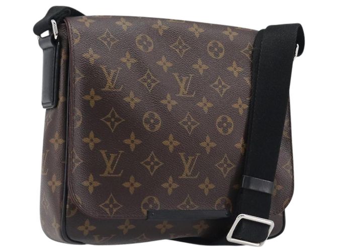 LOUIS VUITTON Monogram District PM Shoulder Bag M40935 LV Auth 201538V Monograma