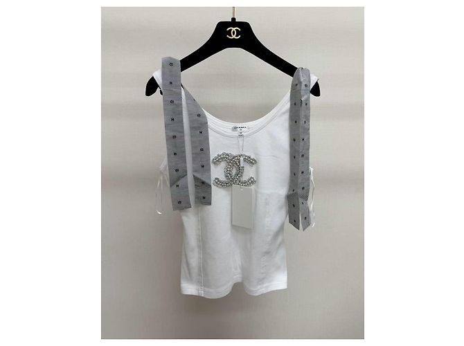 Top Chanel de algodão branco com pérolas e laço Multicor