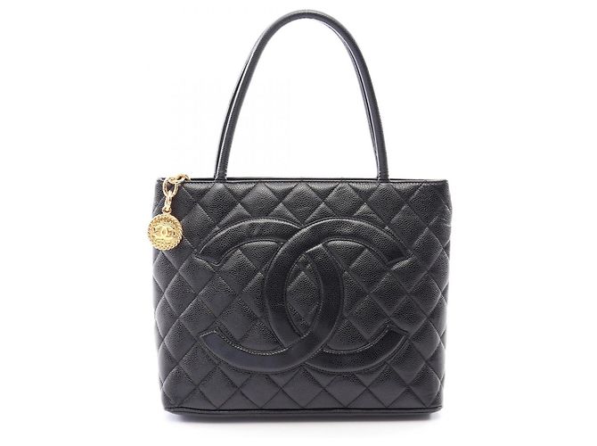 Borsa Tote Reissue di Chanel in Nero