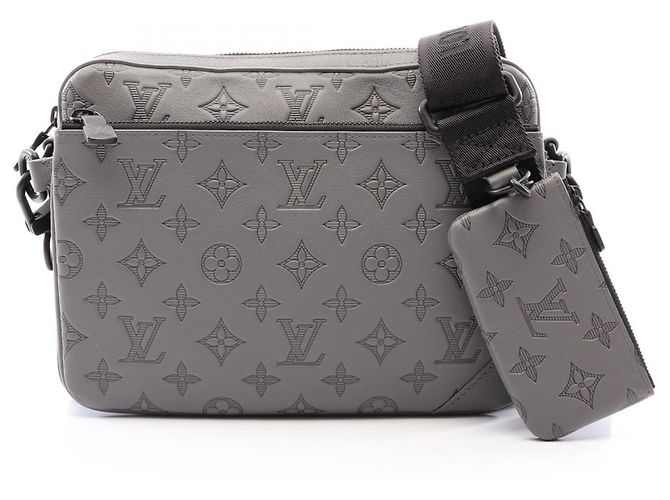Borsa a tracolla Louis Vuitton Trio Messenger Monogram Shadow Marrone