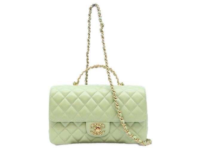 Borsa a tracolla Chanel in pelle d'agnello verde menta