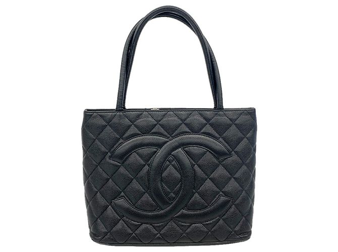 Saco Tote Chanel em couro de bezerro granulado preto
