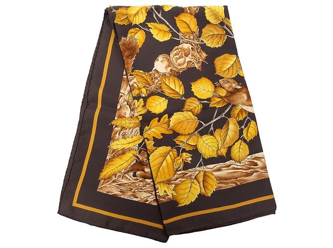Pañuelo de seda Hermès Brown Casse Noisette 90 Castaño