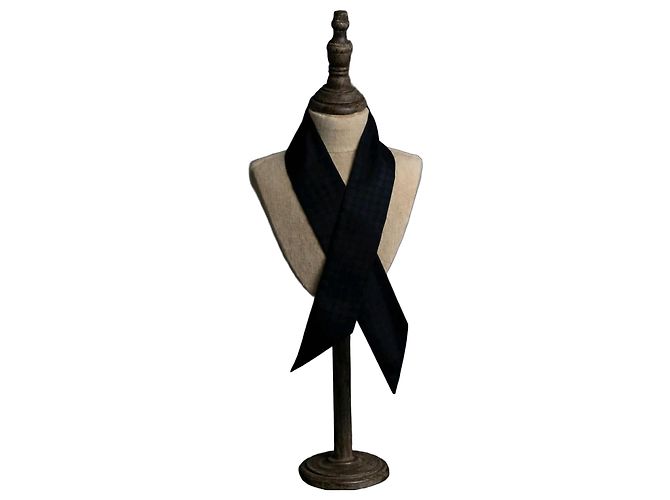 Autre Marque Dior Black Houndstooth Pattern Silk-Style Scarf
