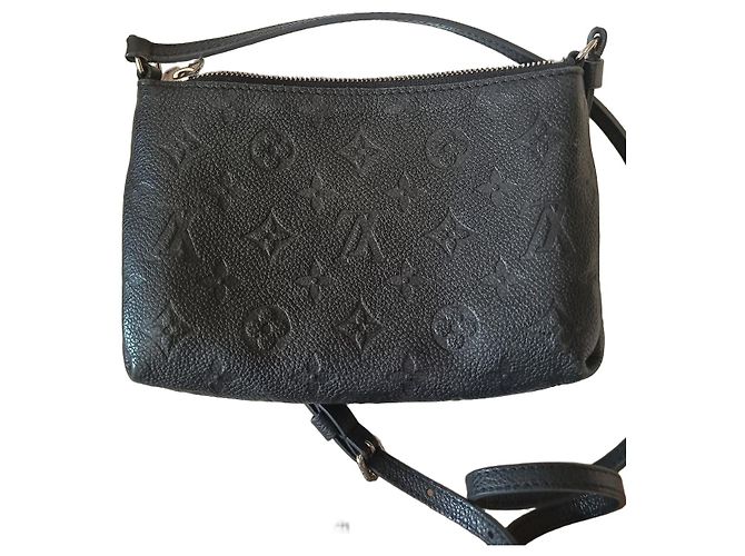 Louis Vuitton Pochette in Pelle Nera Monogram Nero