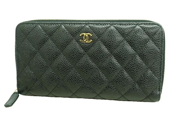 Cartera larga Chanel Matelassé Negro