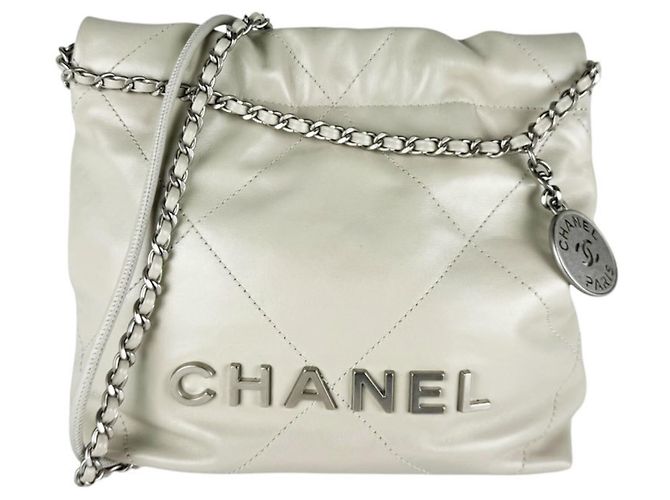 Bolsa de ombro Chanel em couro marfim Cru